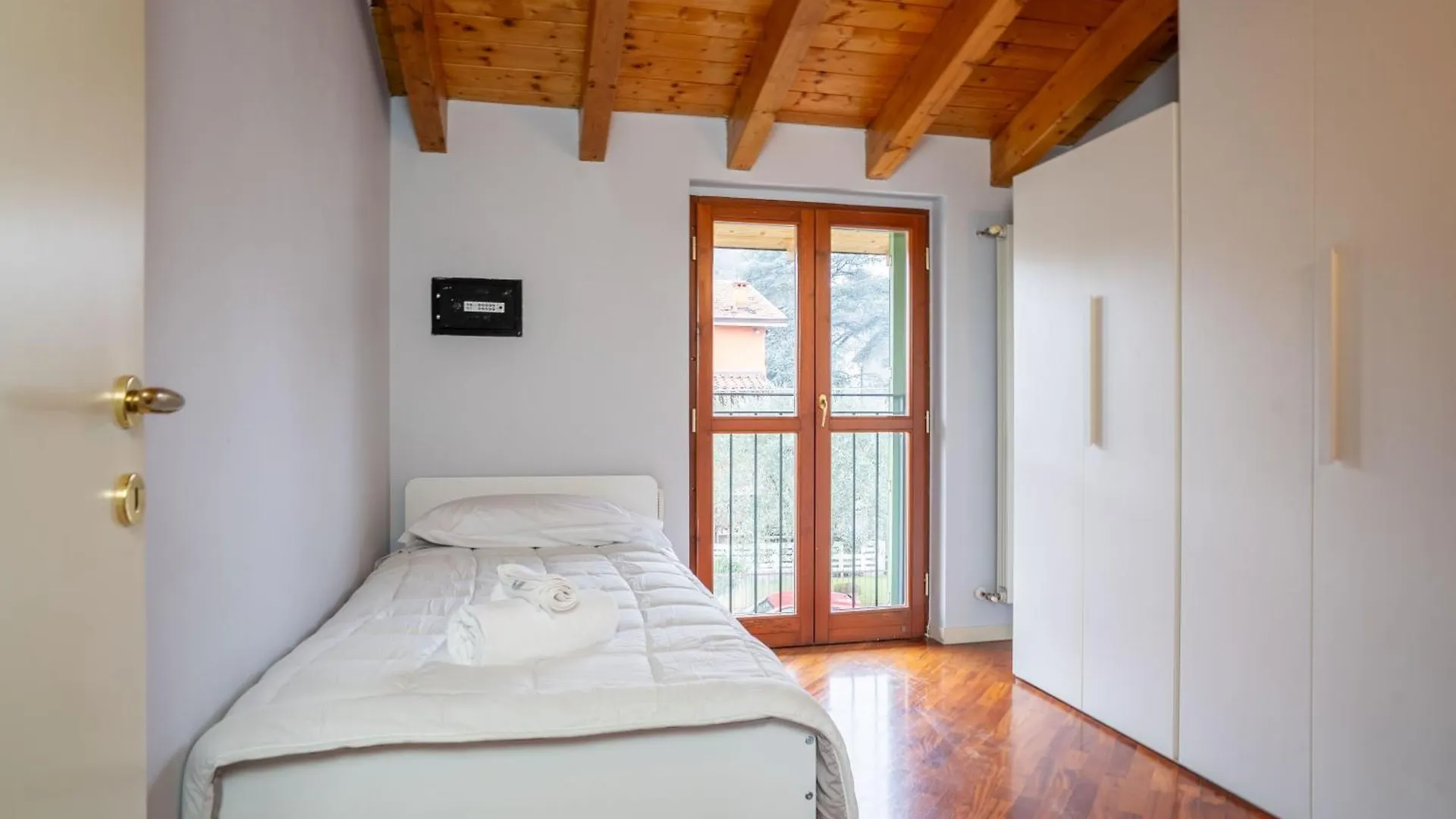 Terrazza Incanto, Con Terrazza E Garage Desenzano del Garda Apartment