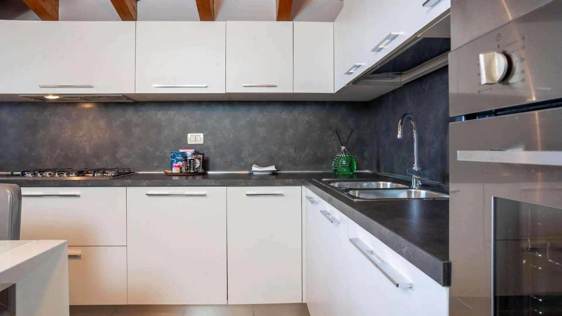 Apartmán Terrazza Incanto, Con Terrazza E Garage Desenzano del Garda Itálie